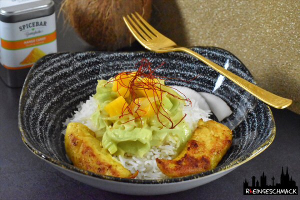 Curry Chicken mit Porree Mango Gemüse auf Reis